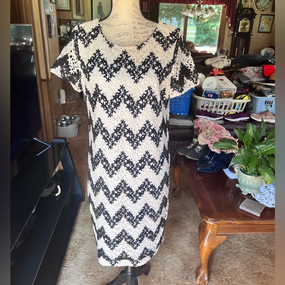 Talbots Chevron-herringbone Graphic Ivory Casual Dress size 8.